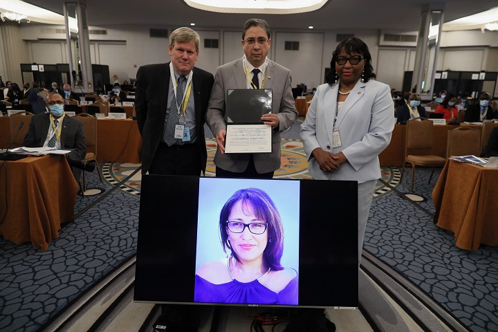 Carla Romero, el «ángel de la medicina» destaca investigadora y científica Boliviana