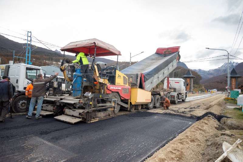 Avanza la repavimentación del nuevo ingreso a Ushuaia: ya se completó el 60% de la obra