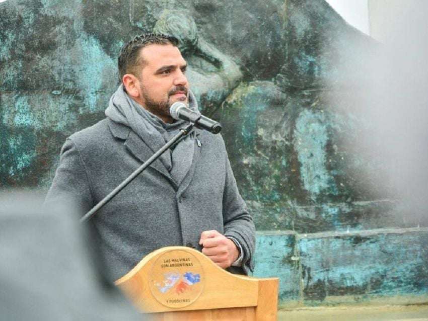  Walter Vuoto rechazó una posible base naval de EE.UU. en Ushuaia: «No se entrega, no se rinde».