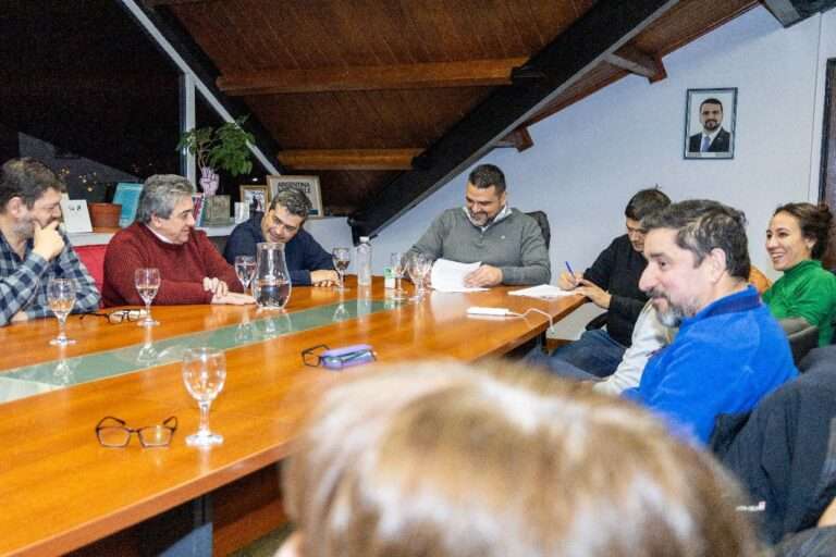 Vuoto desafía la crisis y otorga bono histórico: ¿Un golpe al ajuste de Milei?
