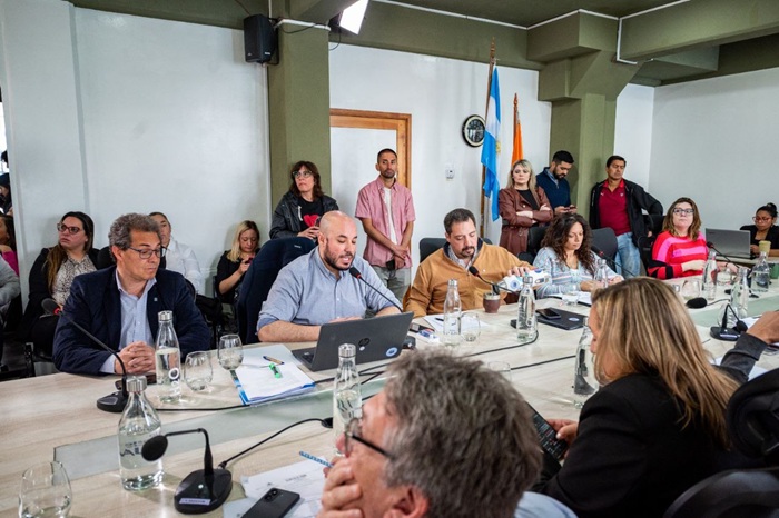  Con la presencia de tres secretarias, los ediles de Ushuaia continuaron analizando el presupuesto municipal 2026.