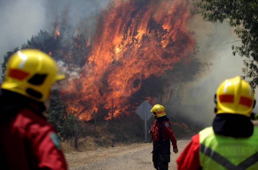 Chile decretó el estado de catástrofe por los incendios en el sur del país
