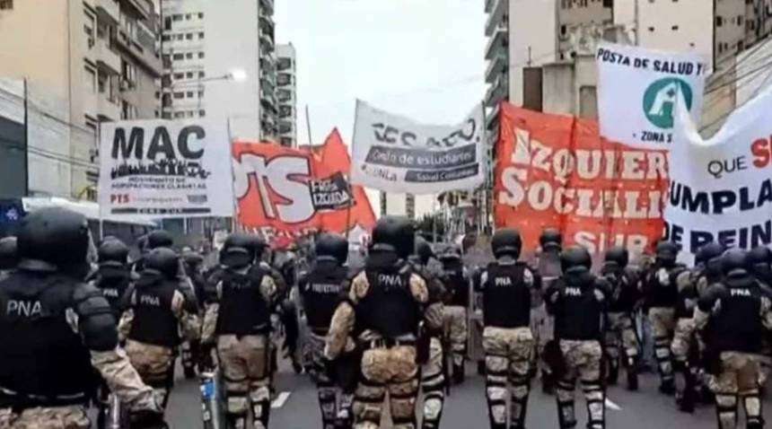 Congreso en llamas: seis heridos en la protesta por la reforma laboral