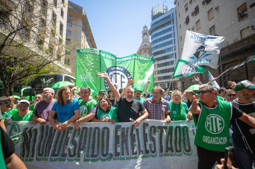 Alerta por paro de estatales: ATE bloquea servicios clave, critica a la CGT y apunta al Senado
