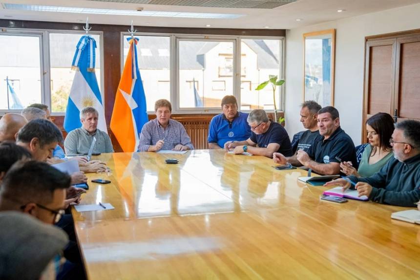 Crisis en Tierra del Fuego: Melella expuso a gremios la caída de recursos y el colapso sanitario