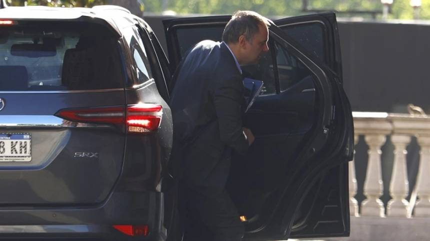 Crisis en Olivos: Milei convocó de urgencia a Adorni en medio de rumores de renuncia y posibles cambios en el gabinete