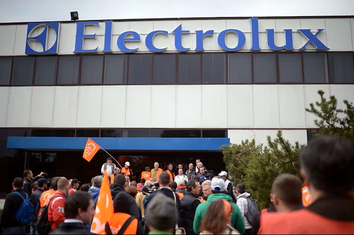 Electrolux apaga la fábrica, prende la licuadora: más de 100 familias a la calle y otro golpe a la industria