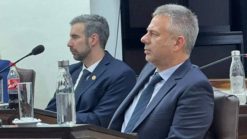 Tierra del Fuego: Tensión por la interpretación constitucional ante una eventual ampliación de la legislatura.