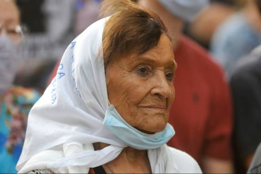 Murió Taty Almeida, referenta de Madres de Plaza de Mayo Línea Fundadora y símbolo de la lucha contra la impunidad