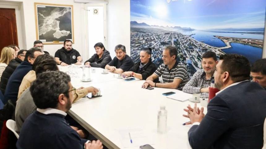 La Municipalidad de Ushuaia cerró una suba salarial del 8,24% en tres tramos y la pauta acumulada de 2026 llega al 19,39%.
