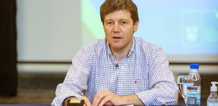 Hay instituciones que cobran 25 millones, no generan un peso y después tiene que pagar el Ejecutivo