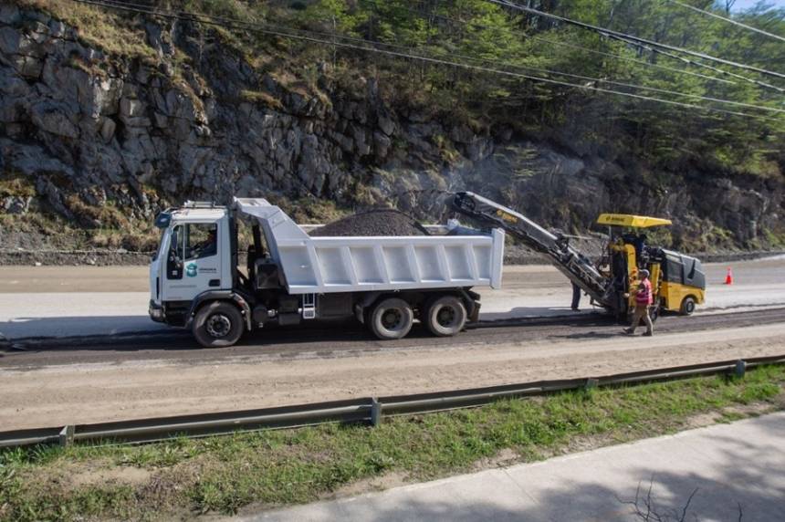 El municipio avanza con trabajos de repavimentación en la avenida Héroes de Malvias