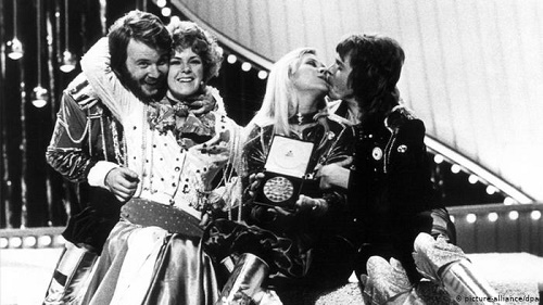 Una fábrica de éxitos Un año antes de su triunfo en Eurovisión, ABBA no clasificó en la preselección realizada en Suecia. Quizás por ello su éxito al año siguiente con 