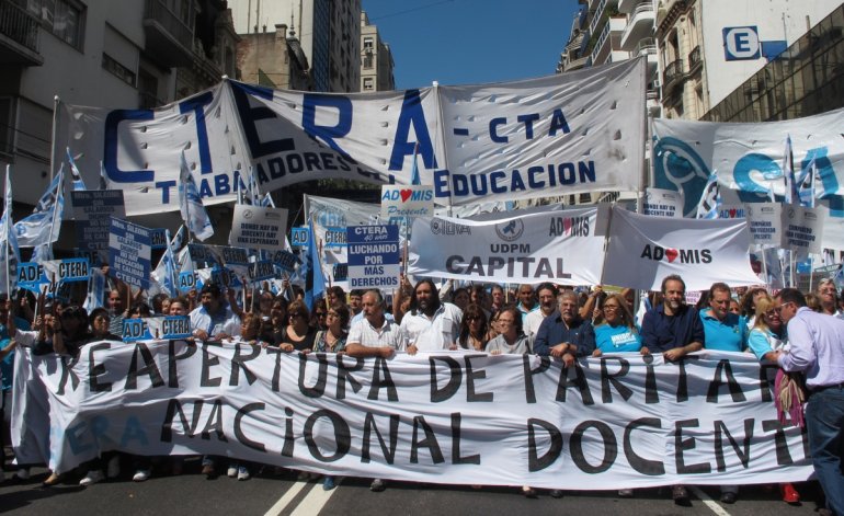 : La Provincia comenzó a descontar los días de paro a los maestros