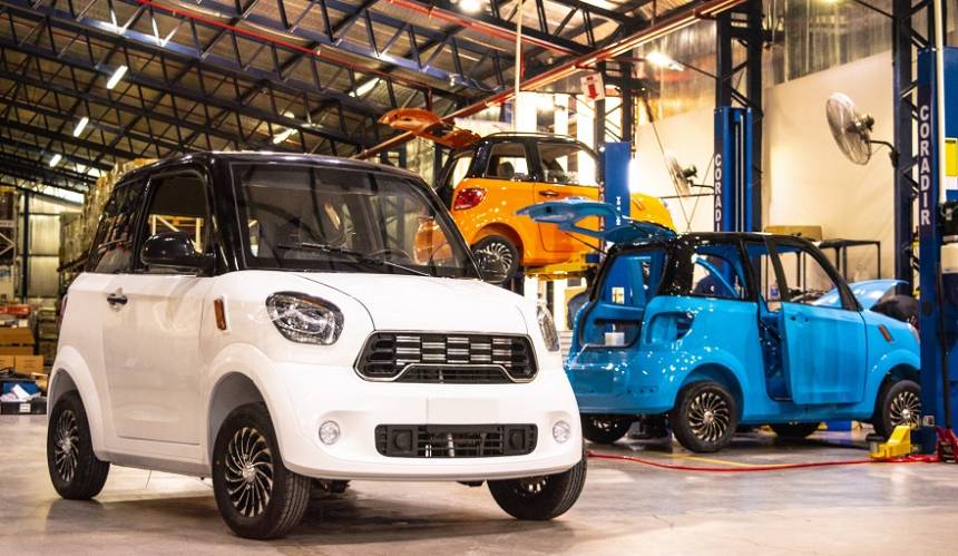 El auto eléctrico nacional ya está en fase de producción en la planta de Coradir, en San Luis