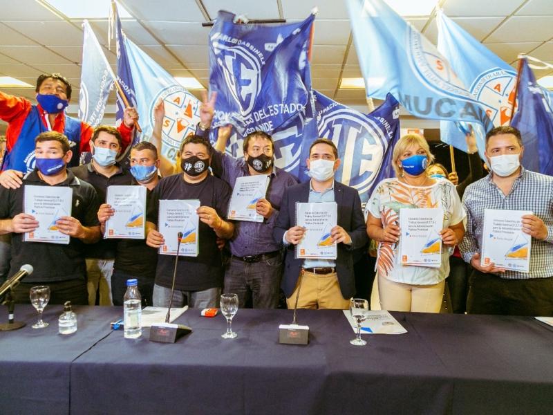 Histórica firma de Convenio Colectivo de Trabajo entre Gobierno y sindicatos estatales