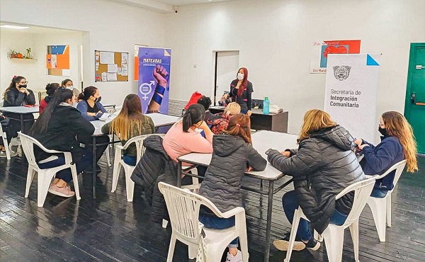 «El 30% de jovenes que participaron de programas de entrenamiento laboral lograron el acceso a un trabajo estable»
