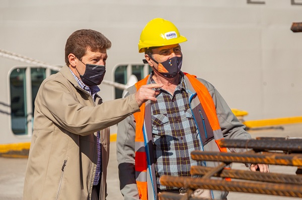 Ingeniero Civil Erico Pinther; -quien también tuvo el mismo rol en la construcción entre los años 1997 y 1999-, contó que “ésta, será una obra muy similar en cuanto a las características técnicas, pero variando en su dimensión dado que el muelle se prolon