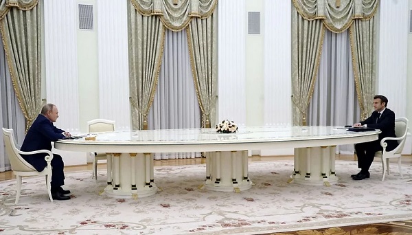 El presidente ruso Vladimir Putin se reunió esta semana con su par francés, Emmanuel Macron, para discutir la situación en Ucrania.