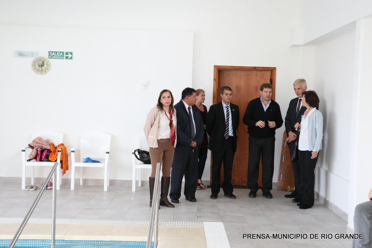 El intendente Melella recorrió junto al embajador del Reino de Noruega el Centro de Rehabilitación Mamá Margarita