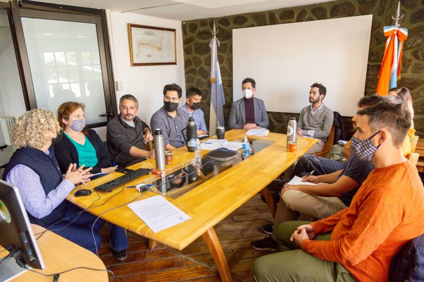 Produccion y  Ambiente se reunio con la agancia francesa de desarrollo para avanzar en la gestion de laTurberas Fueguinas  