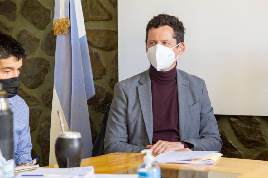 Produccion y  Ambiente se reunio con la agancia francesa de desarrollo para avanzar en la gestion de laTurberas Fueguinas  