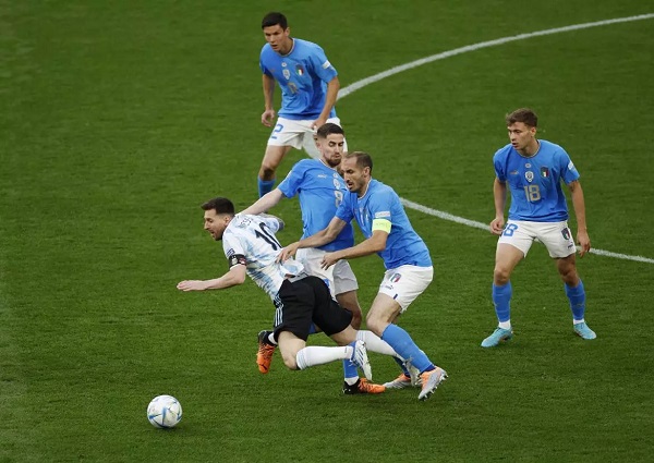 Con un Messi imparable, Argentina se consagra campeón de la Finalissima goleando a Italia por 3 a 0