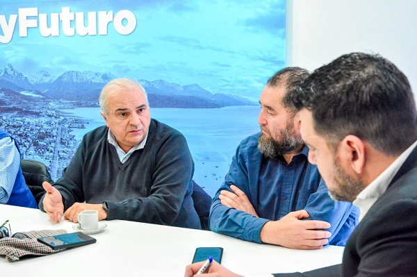 El intendente Walter Vuoto se reunió con los Taxistas consolidar el compromiso con la legalidad en el transporte de pasajeros
