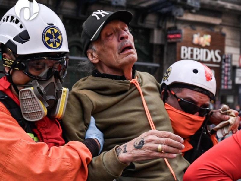 Represión en la calle, violencia en el recinto