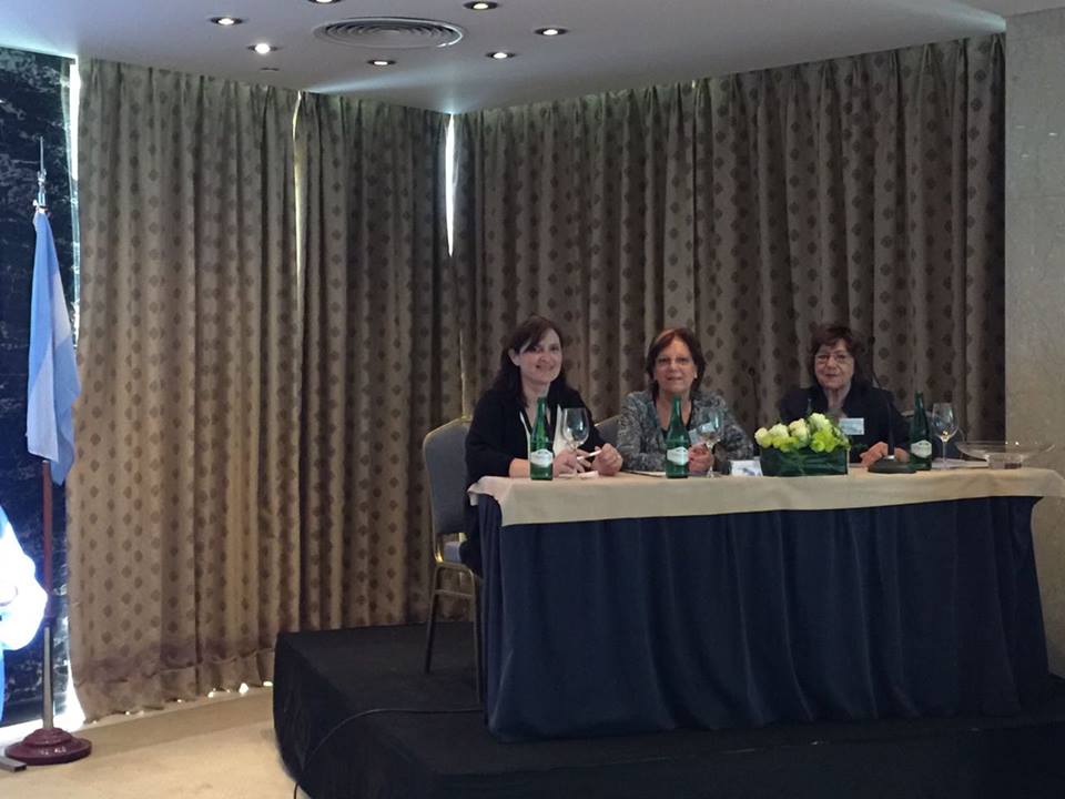 Capacitación Carolina Lualdi, y las compañeras Karina Sala, Esther Giraudo y Silvia Korinfeld quienes expusieron sobre la investigación sobre Riesgos Psicosociales en trabajadores de atención al público de Anses (- Secasfpi-Umet-)