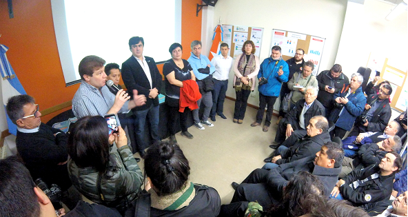 Gustavo Melella  junto a Veteranos de Guerra,Organizaciones Sociales, Sindicales y Políticas.