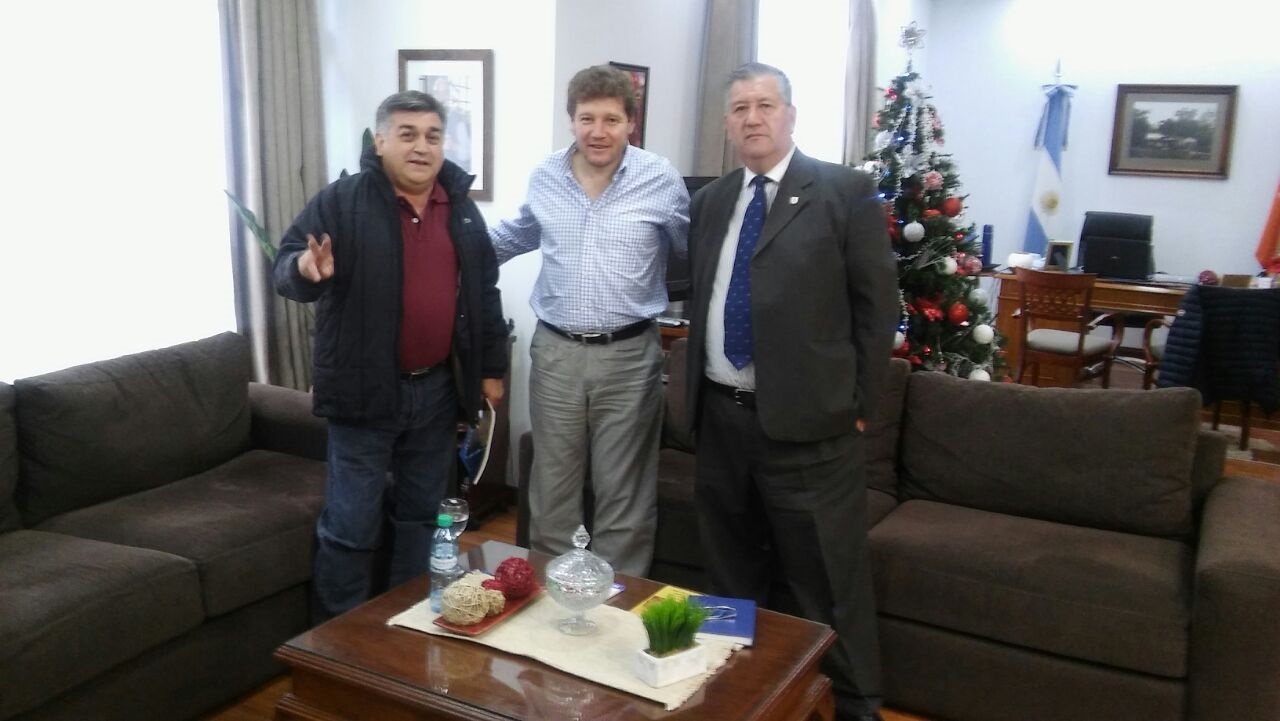 Intendente Gustavo Melella Sec. Gral CGT Luis Nuñez y Juan Carlos Lara Agrupacion Gremial Peronista 1° Mayo