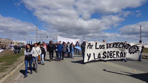 Por las calles riograndenses en defensa de la ley 19640, la industria nacional, los puestos de trabajo y la soberanía nacional 